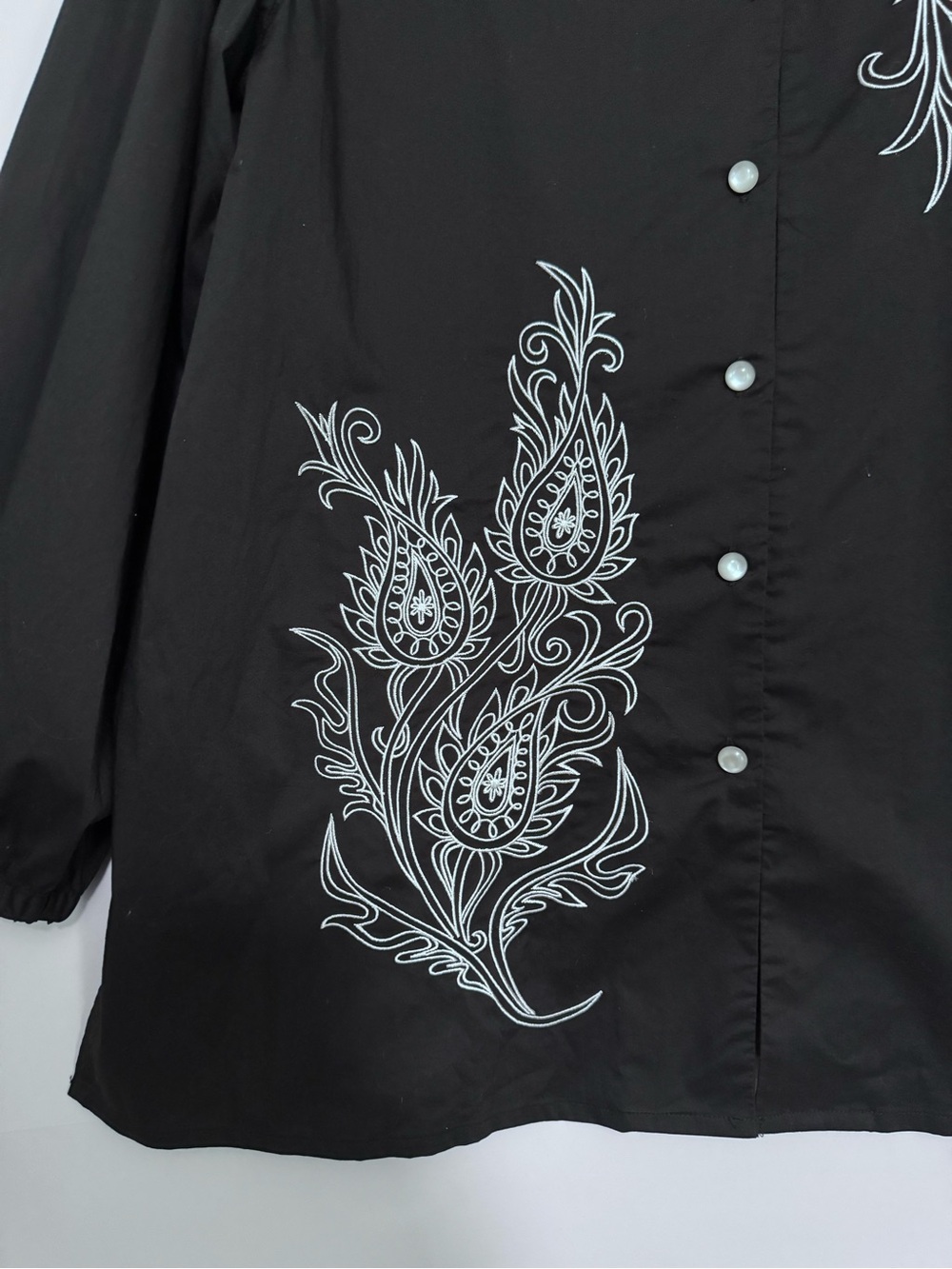 Bob Mackie Black Blouse with White Paisley Embroidery Accents - Picture 4 of 9